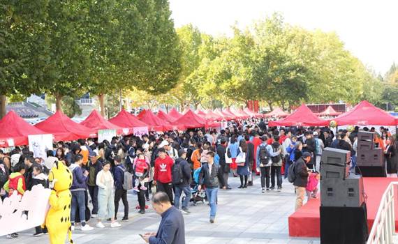 說明:https://news.buaa.edu.cn/__local/7/63/29/64E8F5A559A9BFF0098452AD130_D59E7904_240A0.jpg?e=.jpg